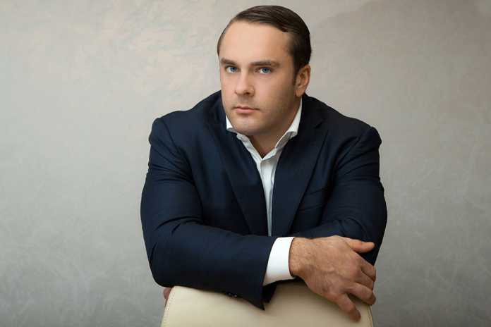 Петров Антон Геннадьевич