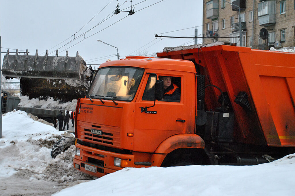 Уборка снега на ул. Туркестанской