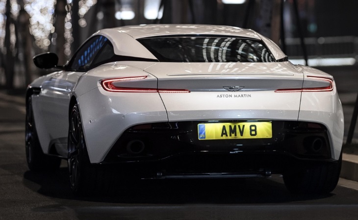 На купе Aston Martin начали ставить «мерседесовские» моторы