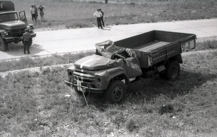 Краш-тесты грузовика ЗИЛ-130 (архивные фото)