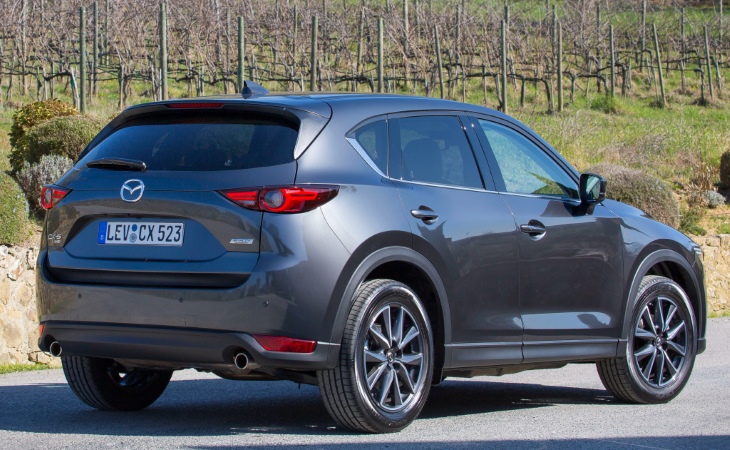 Новое поколение кроссовера Mazda CX-5 начали продавать в России
