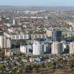 В Оренбурге ребенок выпал из машины на проезжую часть