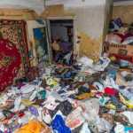 Мужчину с синдромом Диогена выселили на улицу