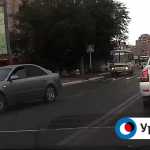 Девушка от удара перевернулась в воздухе: ДТП попало на видео