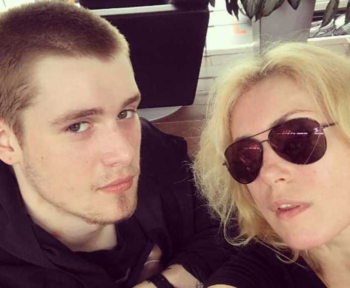 Мария Шукшина шокирована обвинениями против ее сына Макара Касаткина