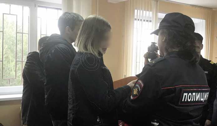 Суд
