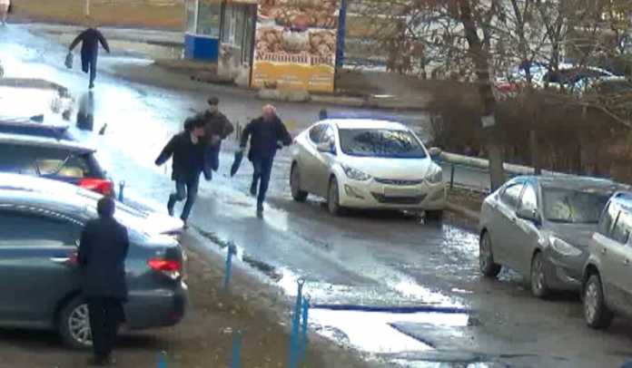 Оренбуржцы задержали грабителя, отобравшего у женщины сумочку с деньгами