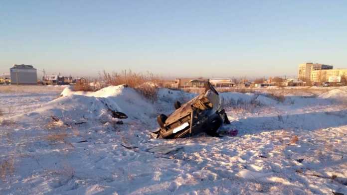 Водитель не удержал на дороге свой Chevrolet и слетел в кювет
