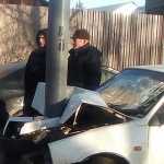 Водитель «восьмерки» на Орской въехал в столб Водитель «восьмерки» въехал в столб