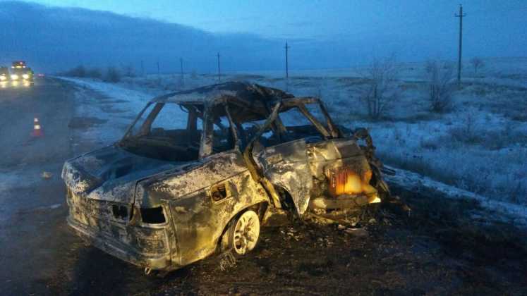 Три человека сгорели в автомобиле, который попал в ДТП