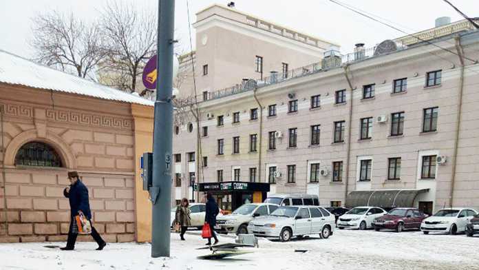 В центре Оренбурга упал светофор