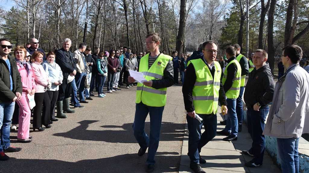 Общегородской субботник в Оренбурге посвятили 275-му Дню рождения города