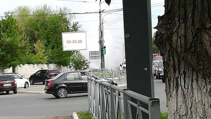 В центре Оренбурга забил «фонтан» воды В центре Оренбурга забил «фонтан» воды