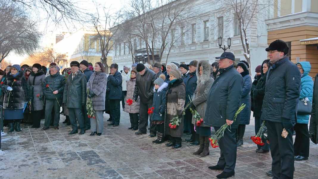 Мемориальная доска краеведу Виктору Дорофееву