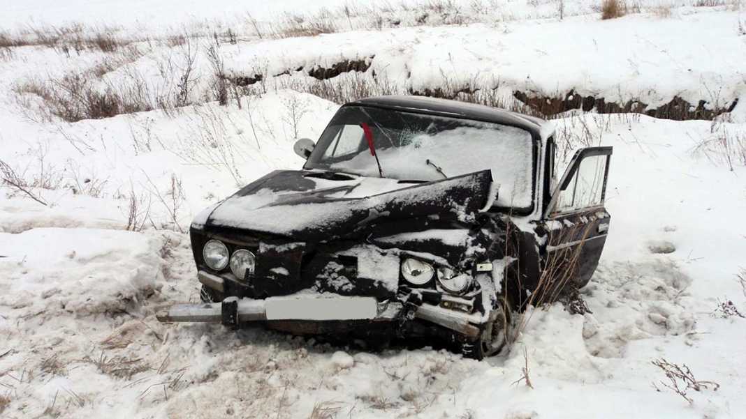 «Рено» и «Жигули» столкнулись лоб в лоб под Бугурусланом