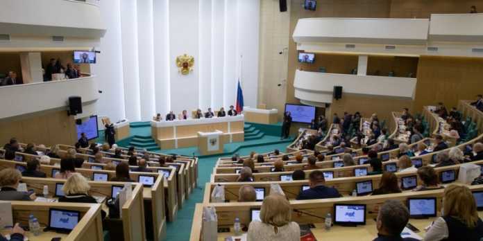 Областному театру кукол вручена государственная награда
