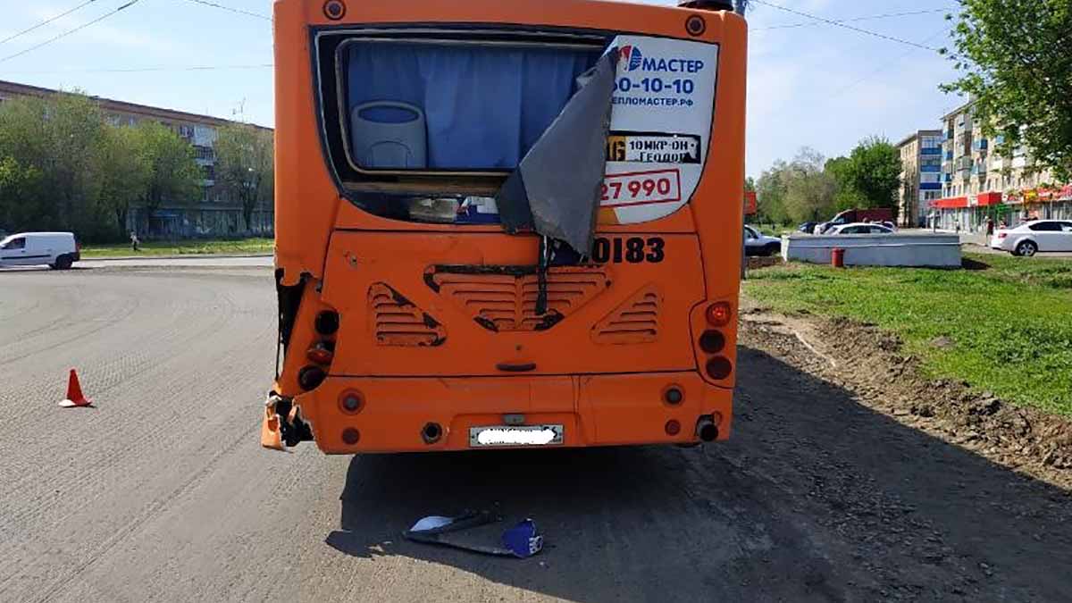 Два пассажирских автобуса столкнулись в Оренбурге - Орен.Ру