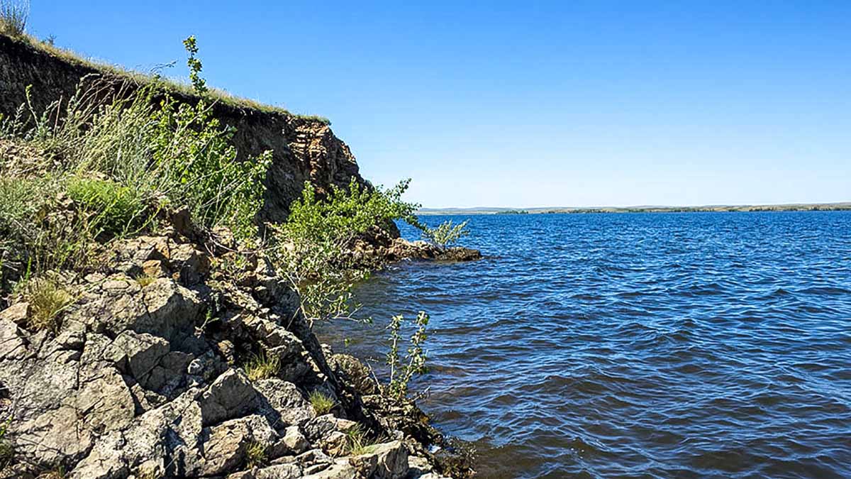 Ириклинское водохранилище. Оренбург Ириклинское водохранилище. Переплинское водохранилище Оренбург. Чайкин остров Ириклинское водохранилище.