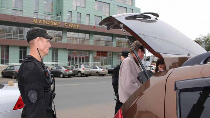Судебные приставы