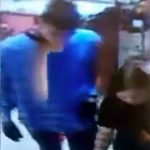 В Оренбурге мужчина в галстуке ограбил магазин интимных товаров