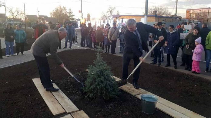 Новый сквер открылся в поселке Южный Урал