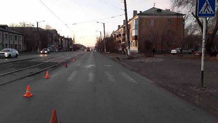 В Новотроицке водитель сбил пешехода и скрылся. Полиция объявила его в розыск
