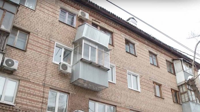 В Оренбурге на улице 60 лет Октября рухнул балкон