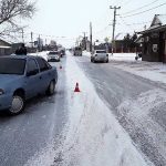 В Орске автомобиль сбил женщину, переходившую дорогу в неположенном месте