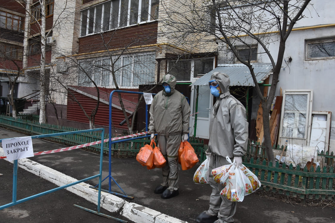 В Оренбурге продолжается весенняя мойка памятников - Орен.Ру