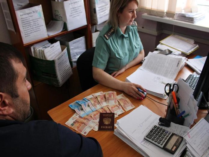 Судебные приставы