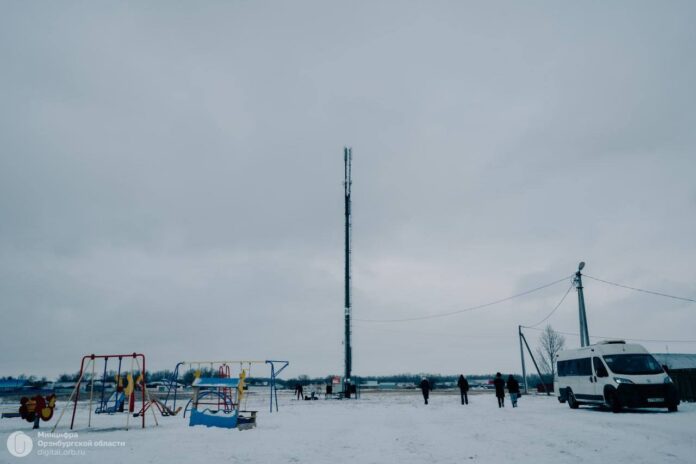 Базовая станция мобильной связи в сельской местности