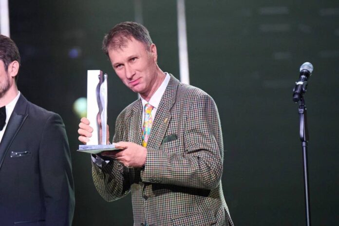 Юрий Комлев, директор Оренбургского музея изобразительных искусств, получил Национальную премию имени Д. С. Лихачева