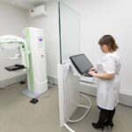 Современный цифровой аппарат для проведения маммографии в медицинском учреждении