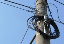 Энергетики Оренбурга требуют демонтировать нелегальное оборудование провайдеров Незаконные линии связи на опорах ЛЭП в Оренбурге