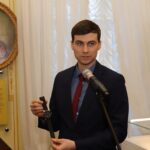 Космические артефакты передали в фонд Оренбургского музея Российские космонавты передают новые космические экспонаты в Оренбурге для будущей выставки.